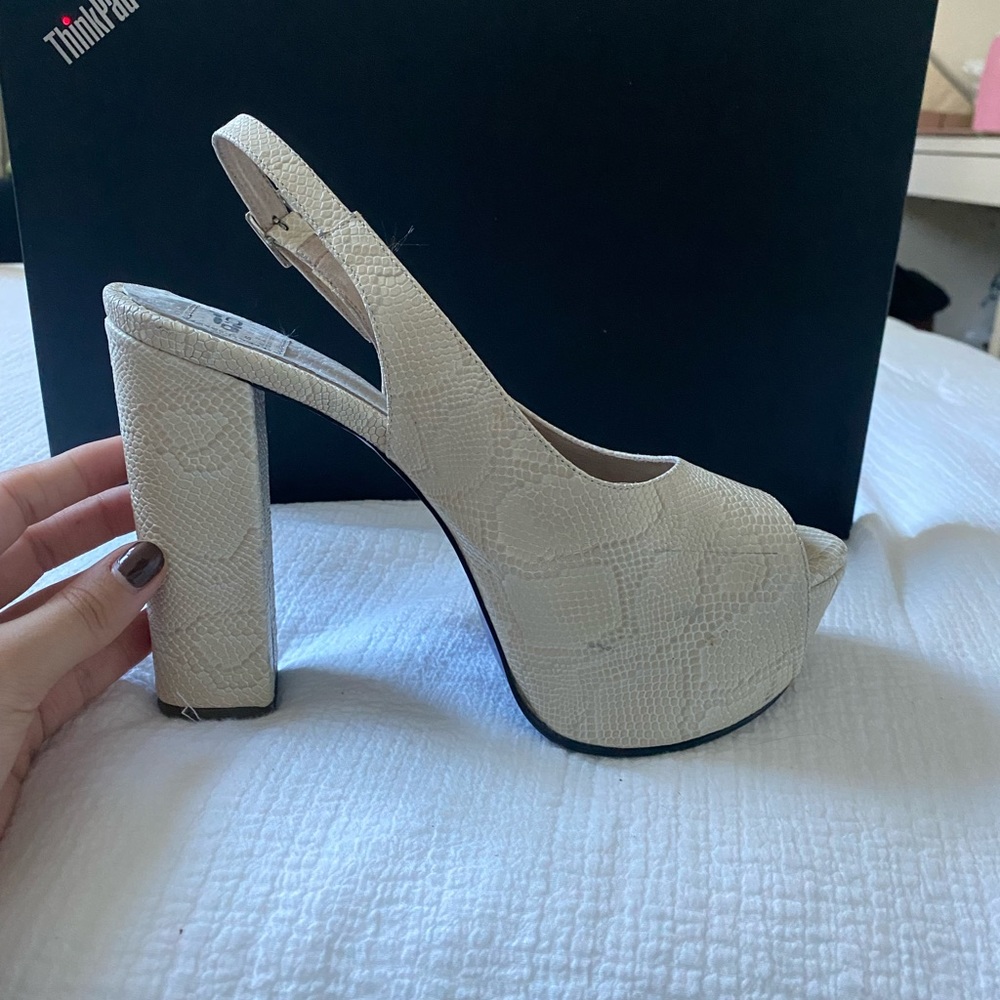 Elegant 100% Genuine italian Leather High Heels snake pattern